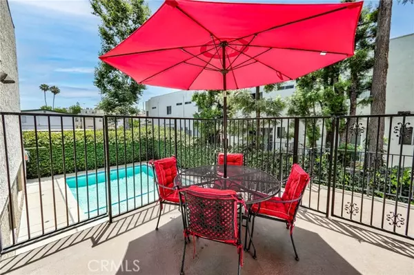 Studio City (los Angeles), CA 91602,11100 Acama Street #16