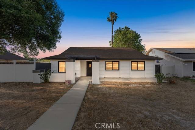 949 W Ontario Avenue, Corona, CA 92882