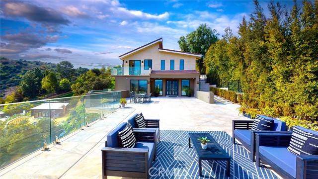 Studio City (los Angeles), CA 91604,12480 Viewcrest Road