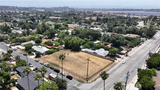 Sylmar (los Angeles), CA 91342,15766 Roxford Street