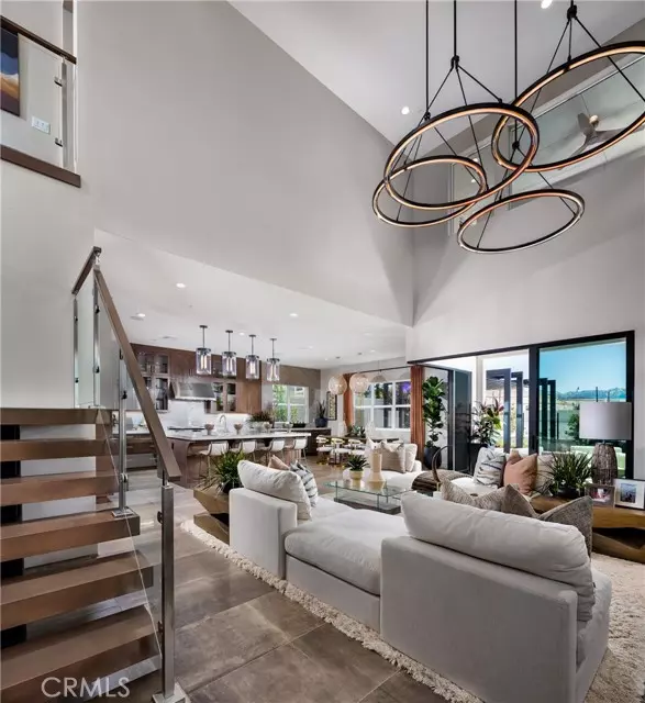 Valencia (santa Clarita), CA 91381,27651 Juniper Lane