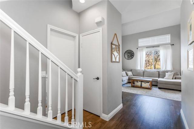 Valencia (santa Clarita), CA 91354,28541 Calex Drive