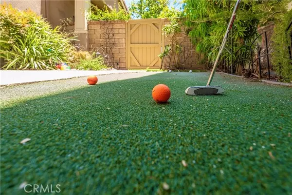 Valencia (santa Clarita), CA 91354,27531 Sunny Creek Drive