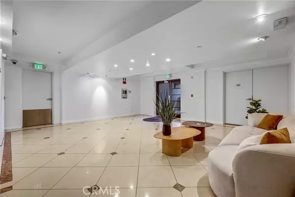 Sherman Oaks, CA 91403,4533 Vista Del Monte Avenue #201