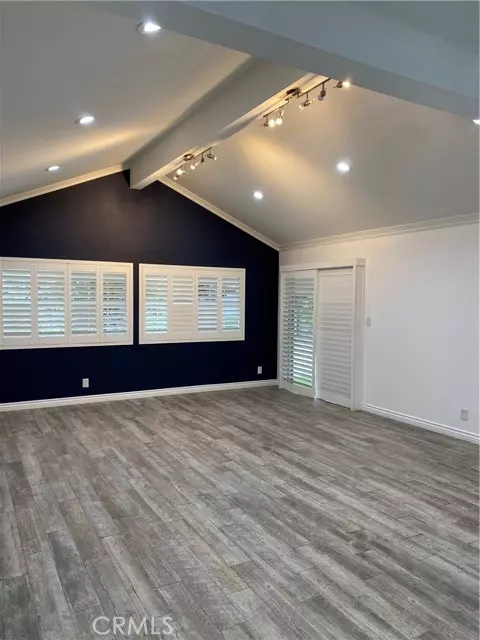 Northridge (los Angeles), CA 91325,8961 Etiwanda Avenue