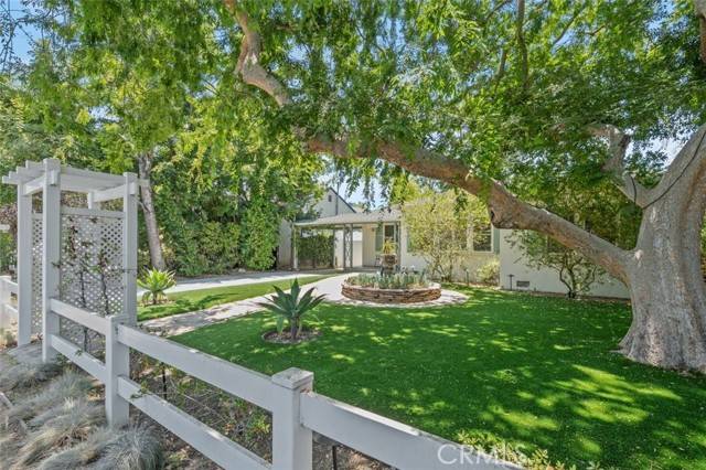 Studio City (los Angeles), CA 91604,12424 Sarah Street
