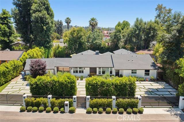 23228 Ostronic Drive, Woodland Hills (los Angeles), CA 91367