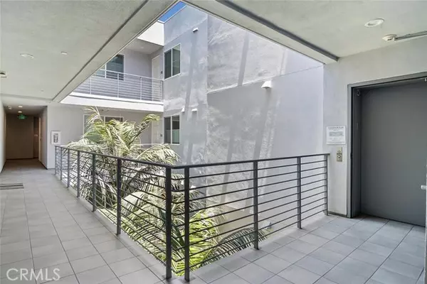 Studio City (los Angeles), CA 91604,4240 Laurel Canyon Boulevard #307