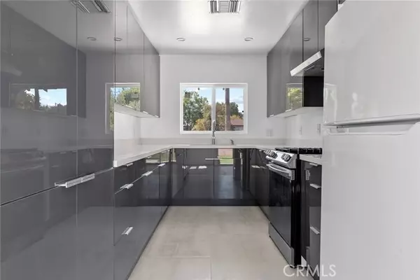 Woodland Hills (los Angeles), CA 91367,22723 Leonora Drive