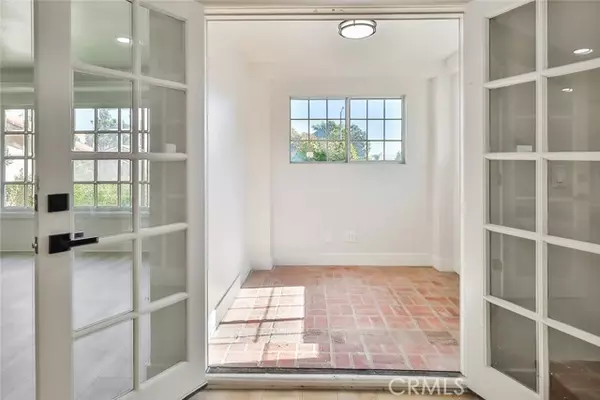 Chatsworth (los Angeles), CA 91311,20591 Celtic Street