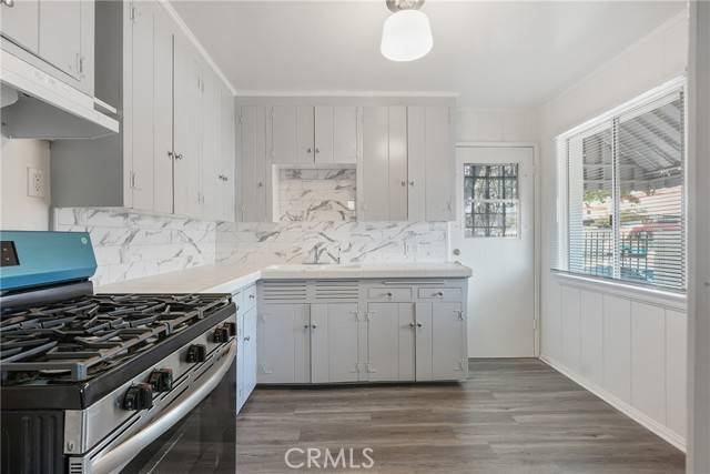 North Hollywood (los Angeles), CA 91601,5334 Cleon Avenue #1