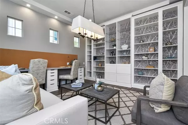 West Hills (los Angeles), CA 91304,23942 Schoenborn Street