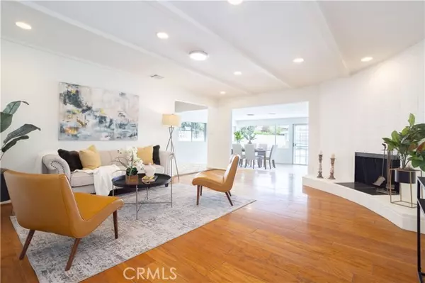 North Hollywood (los Angeles), CA 91605,12715 Hart St