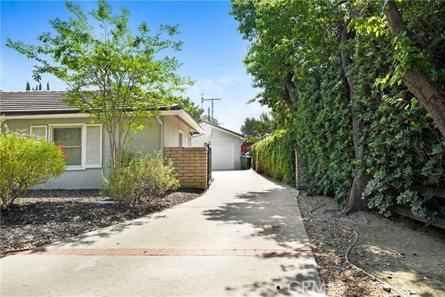 10918 White Oak Avenue, Granada Hills (los Angeles), CA 91344