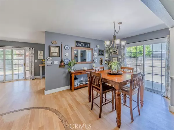 Valencia (santa Clarita), CA 91355,23209 Via Barra