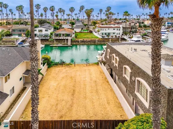Ventura, CA 93001,2711 Seahorse Avenue