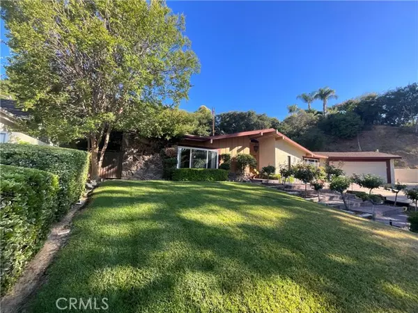 Newhall (santa Clarita), CA 91321,23714 Lawnside Drive