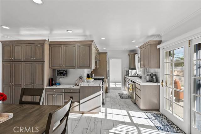 Granada Hills (los Angeles), CA 91344,10625 Valjean Avenue