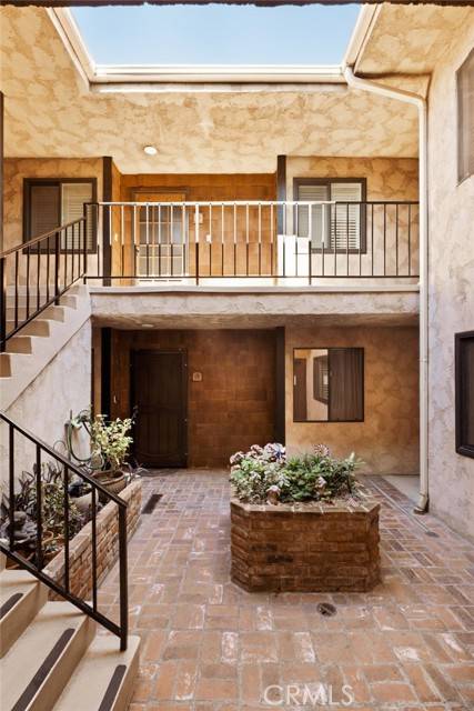 Studio City (los Angeles), CA 91604,4500 Whitsett Avenue #5