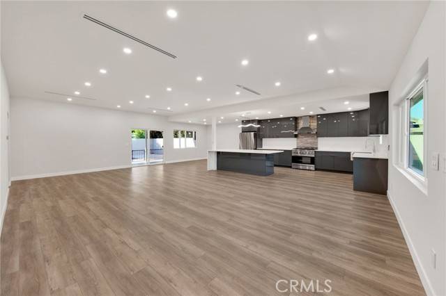 Van Nuys (los Angeles), CA 91405,14625 Runnymede Street