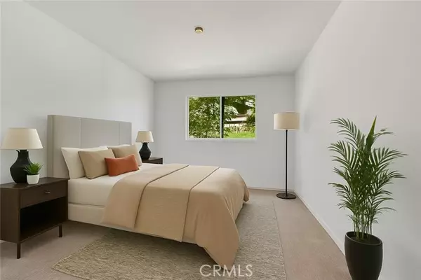 Los Angeles, CA 90068,3480 Barham Boulevard #215