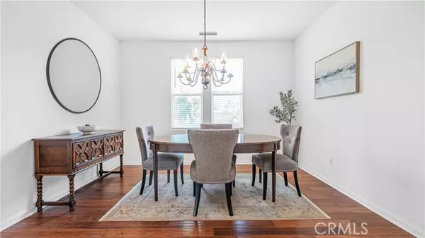 Valencia (santa Clarita), CA 91381,26812 Peppertree Drive