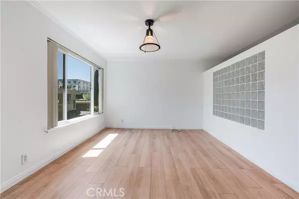 Studio City (los Angeles), CA 91602,11138 Aqua Vista Street #49