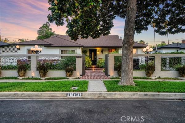 19120 Hartland Street, Reseda (los Angeles), CA 91335