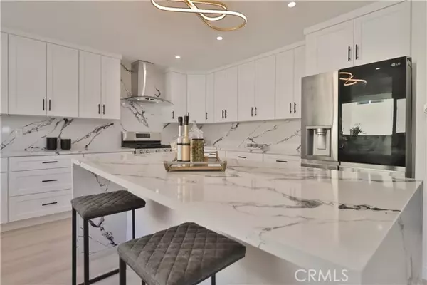 22131 Victory Boulevard, Woodland Hills (los Angeles), CA 91303