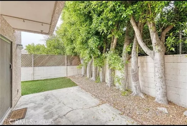 Chatsworth (los Angeles), CA 91311,9906 Owensmouth Avenue #13