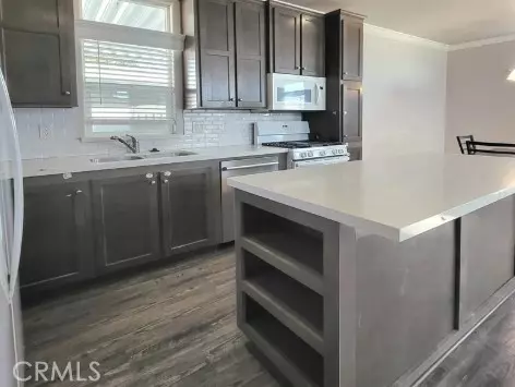 Chatsworth (los Angeles), CA 91311,20652 Lassen #124