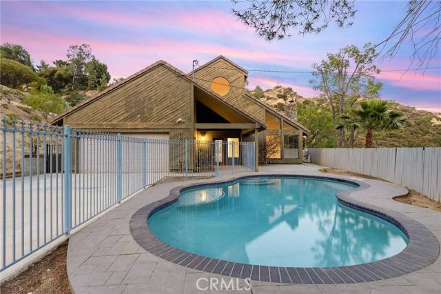 678 Box Canyon Road, Canoga Park (los Angeles), CA 91304