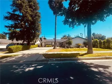 22252 Bassett Street, Canoga Park (los Angeles), CA 91303