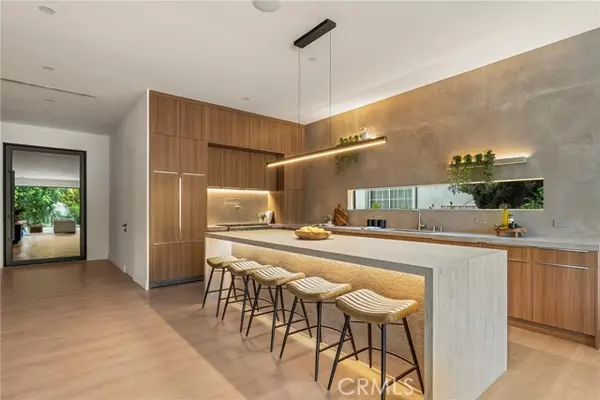 17827 Miranda Street, Encino (los Angeles), CA 91316