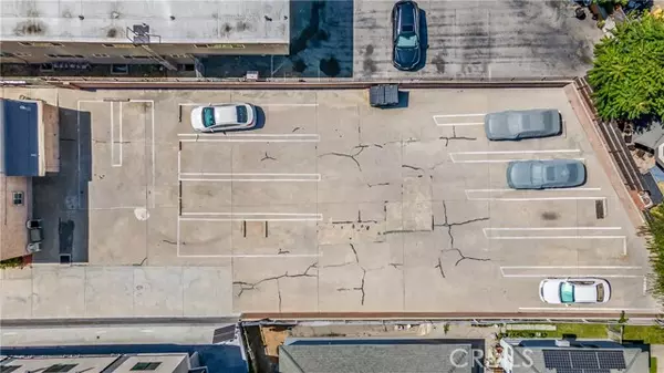 North Hollywood (los Angeles), CA 91606,6045 Hazelhurst Place