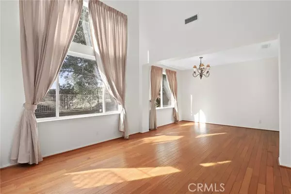 Valencia (santa Clarita), CA 91354,28403 Calex Drive