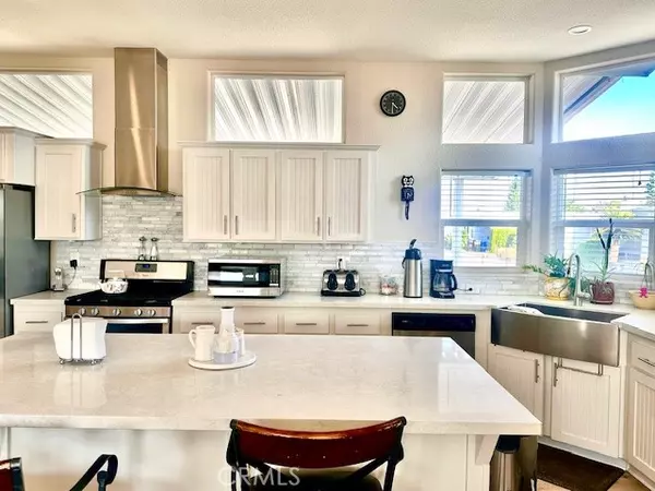Canoga Park (los Angeles), CA 91304,8901 Eton Avenue #12