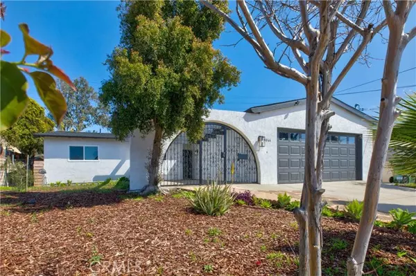 8066 Teesdale Avenue, North Hollywood (los Angeles), CA 91605