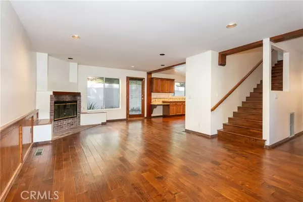 Woodland Hills (los Angeles), CA 91364,21429 Rios Street