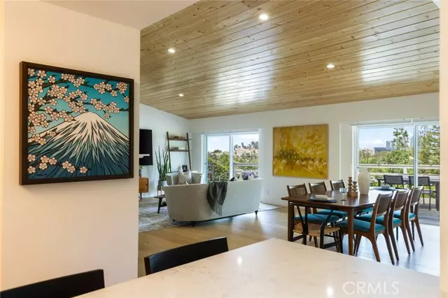 Woodland Hills (los Angeles), CA 91364,22253 Del Valle Street