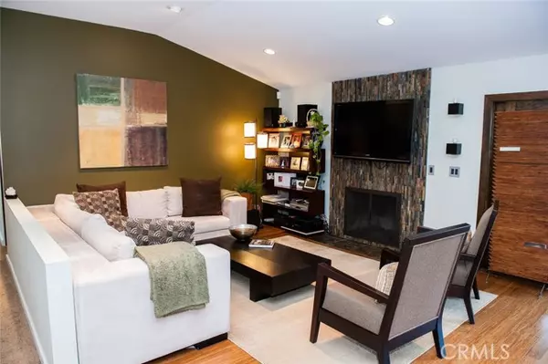 Woodland Hills (los Angeles), CA 91367,5760 Ostin Avenue
