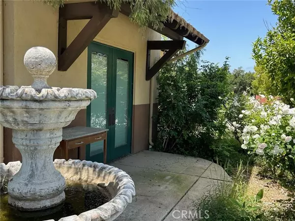 Ojai, CA 93023,407 Bryant Circle