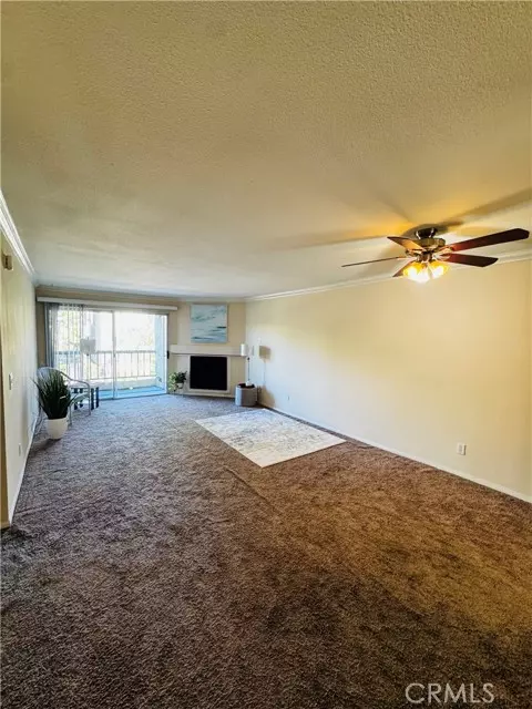 5530 Owensmouth #230, Woodland Hills (los Angeles), CA 91367