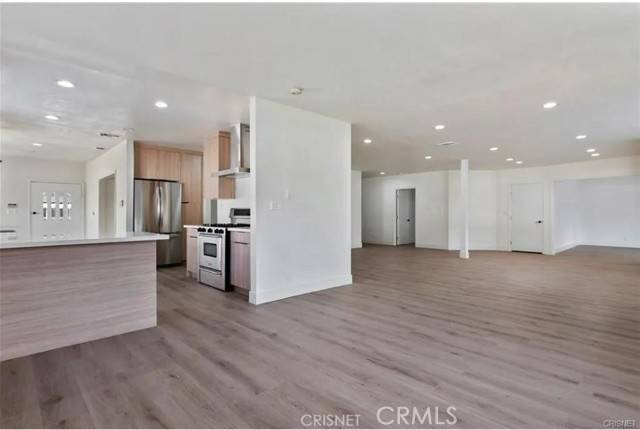 Northridge (los Angeles), CA 91325,18134 Chase Street