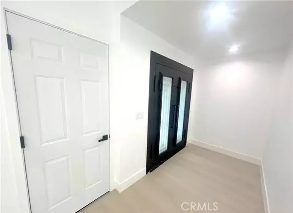Woodland Hills (los Angeles), CA 91364,21541 Yucatan Avenue