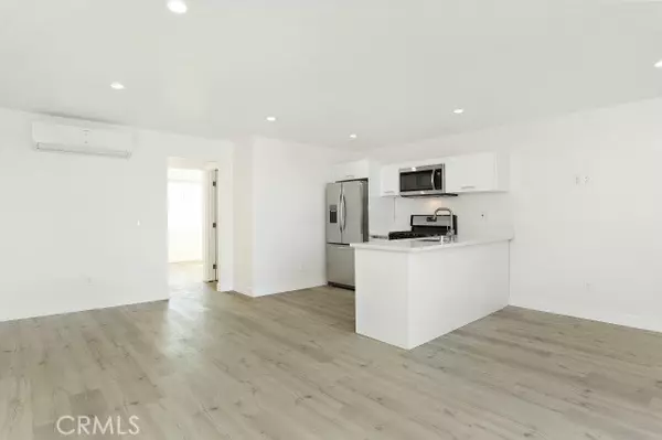 6745 Laurel Canyon Boulevard #103, North Hollywood (los Angeles), CA 91606