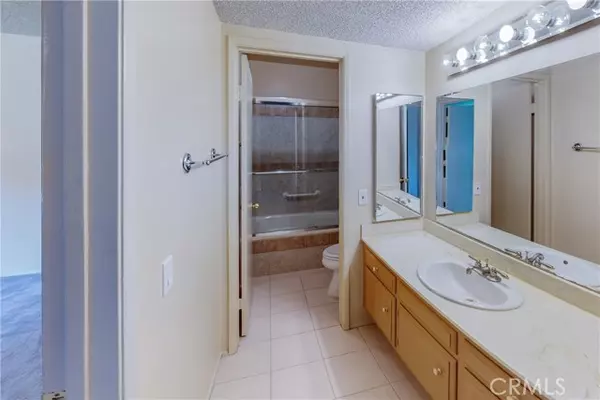 Huntington Beach, CA 92647,6600 Warner Ave UNIT 88