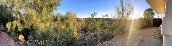Woodland Hills (los Angeles), CA 91364,22668 Macfarlane Drive #3
