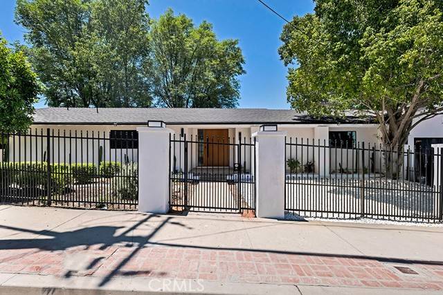 Encino (los Angeles), CA 91436,17072 Oak View Drive