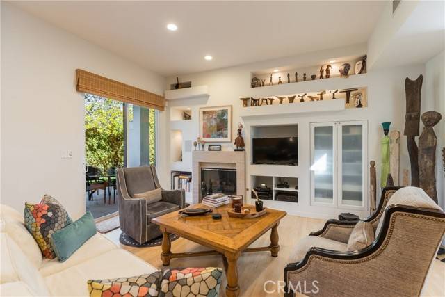 Encino (los Angeles), CA 91316,4921 Rupert Avenue
